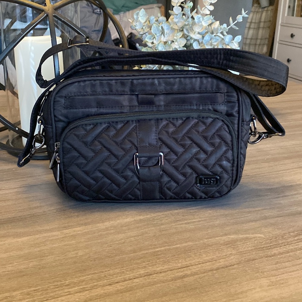 Lug Carousel